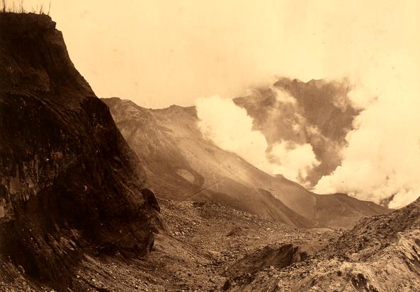磐梯山噴火写真